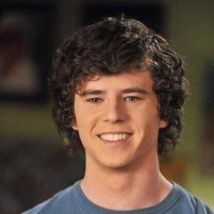 Charlie McDermott