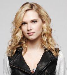 Claudia Lee