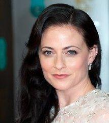 Lara Pulver