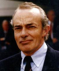 Les Carlyon