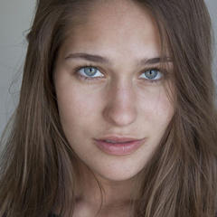 Lola Kirke