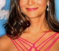 Nia Peeples