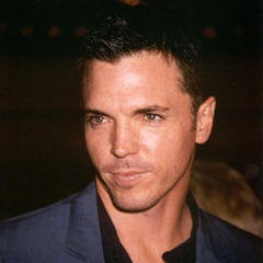 Nicholas Lea