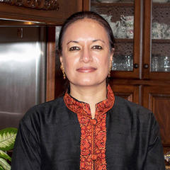 Nyla Ali Khan