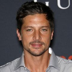 Simon Rex