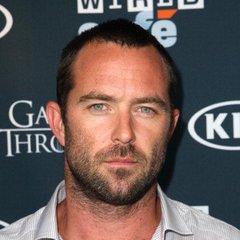 Sullivan Stapleton