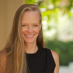 Suzy Amis